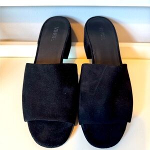 Vince Black Sandals Sleek and Stylish